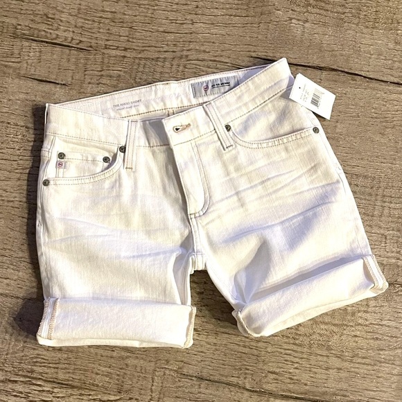 AG Nikki Denim Shorts in White. - Picture 2 of 6